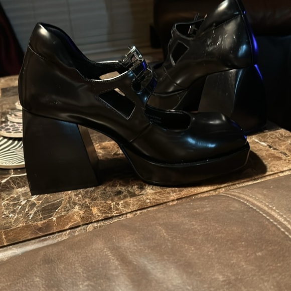 Jeffrey Campbell black Corgi 3.5” platform style Mary jane heels - Picture 4 of 7